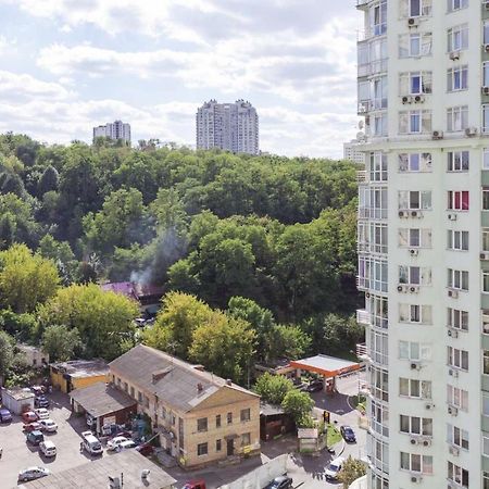 Navit Apartments With Breakfast, Near The Railway Station, The City Center And The Park Kiev Ngoại thất bức ảnh