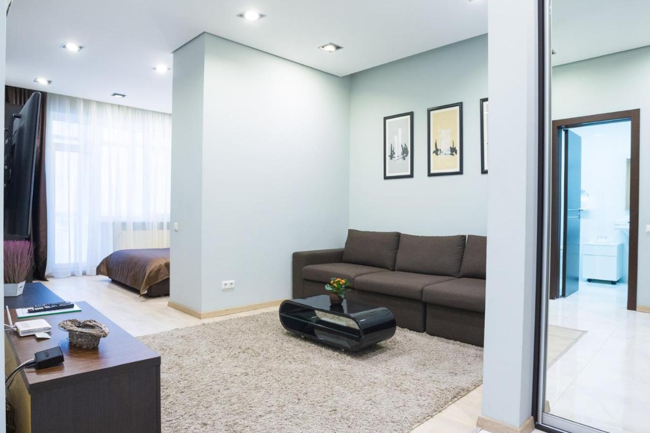 Navit Apartments With Breakfast, Near The Railway Station, The City Center And The Park Kiev Ngoại thất bức ảnh