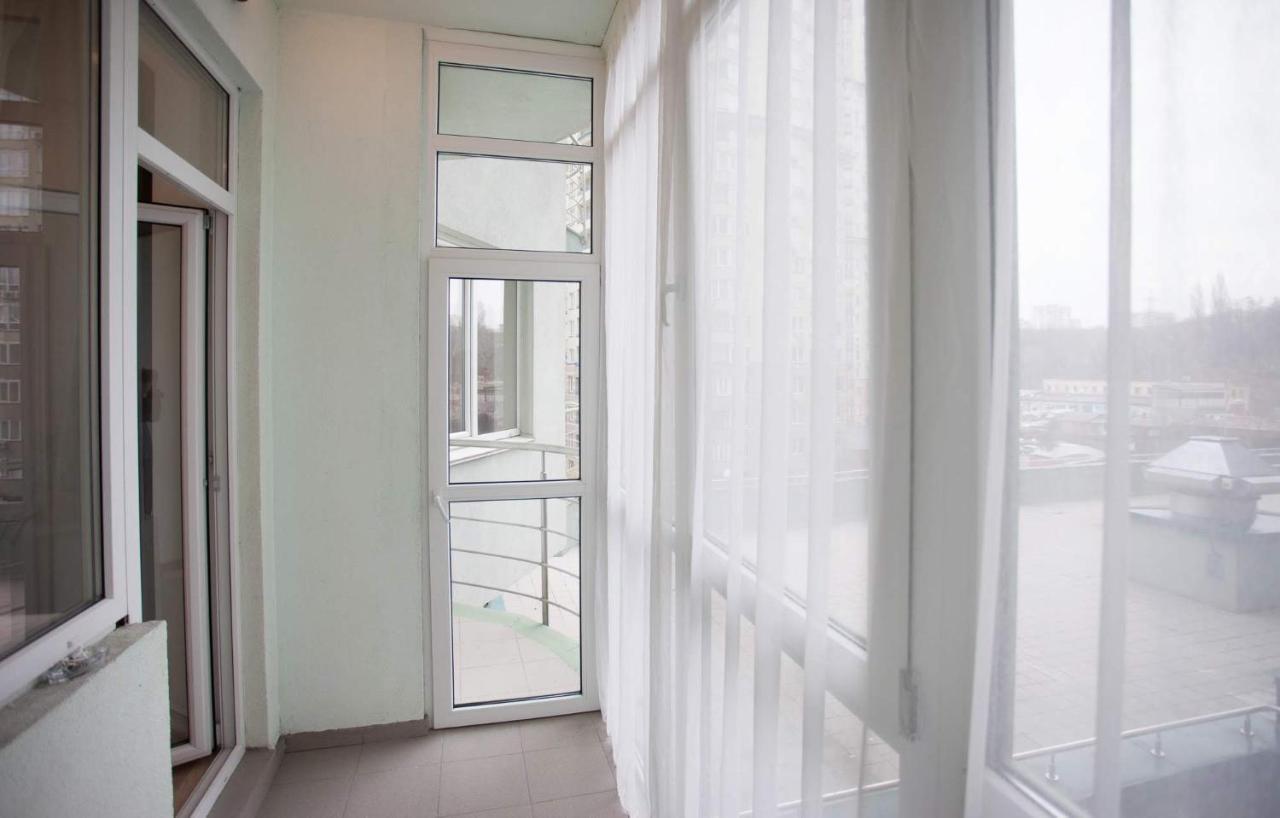 Navit Apartments With Breakfast, Near The Railway Station, The City Center And The Park Kiev Ngoại thất bức ảnh