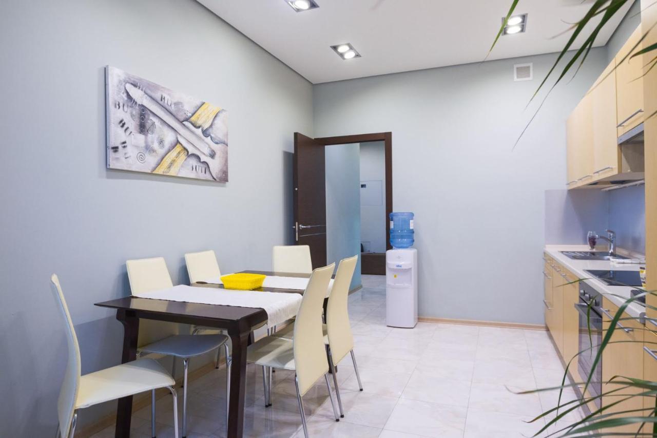 Navit Apartments With Breakfast, Near The Railway Station, The City Center And The Park Kiev Ngoại thất bức ảnh